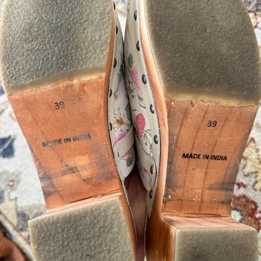 Free People Floral Ivory Clogs sz 39
